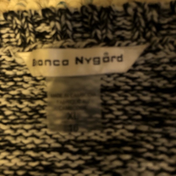 Fuzzy penguin sweater - Picture 3 of 3